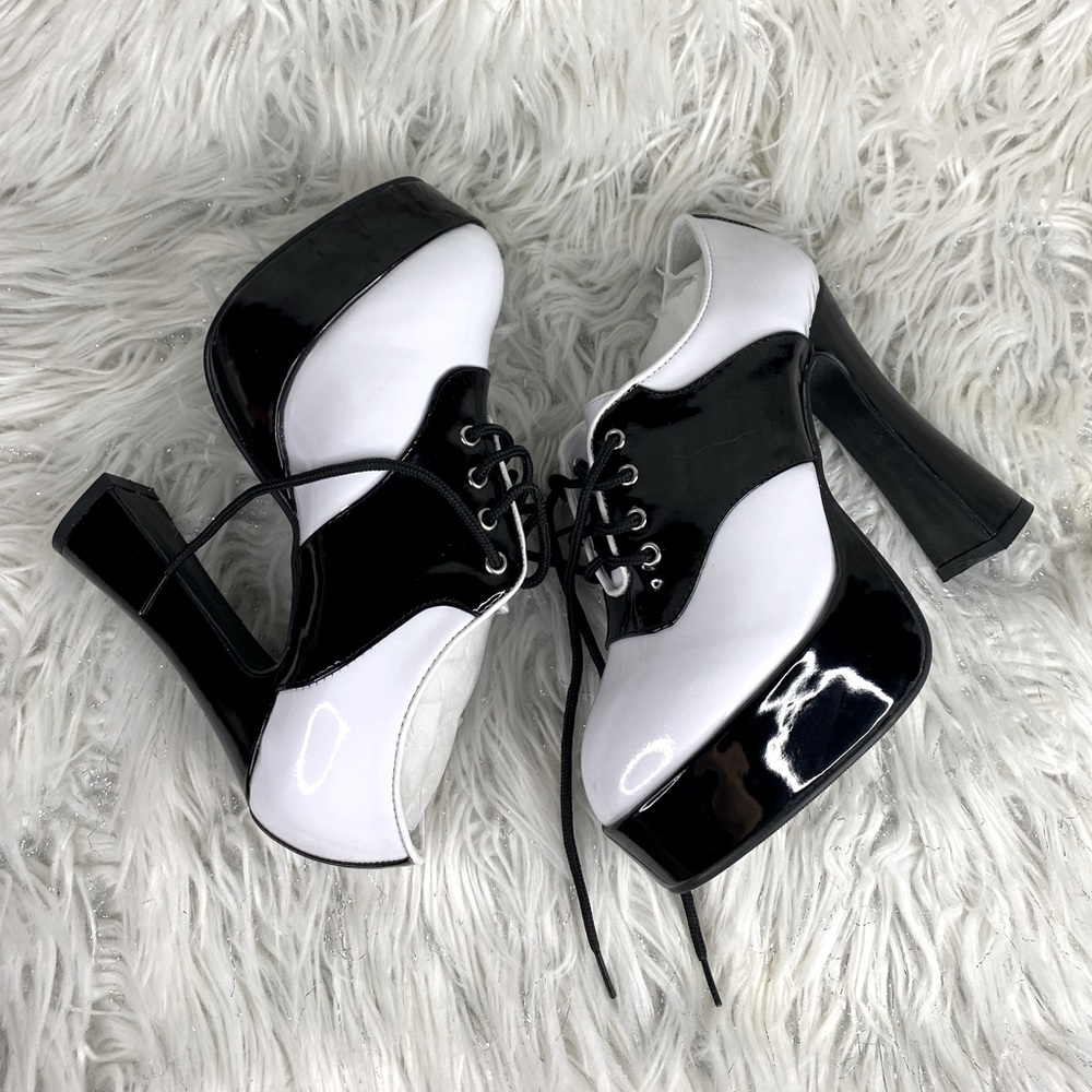 Brand New Ellie Laced Heel